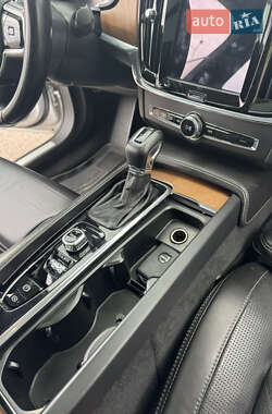Седан Volvo S90 2017 в 