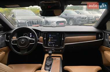 Седан Volvo S90 2019 в 