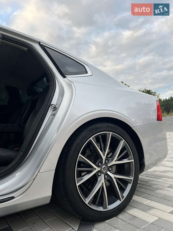 Седан Volvo S90 2018 в Львове