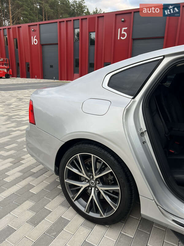 Седан Volvo S90 2018 в Львове