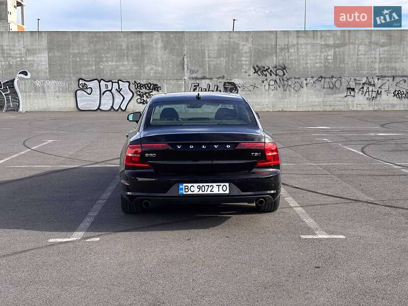Седан Volvo S90 2017 в Львове