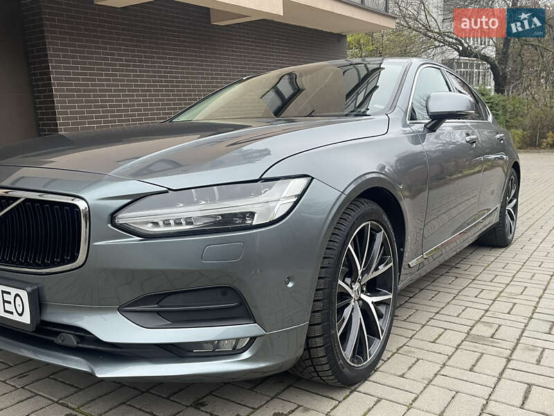 Седан Volvo S90 2017 в Чернівцях