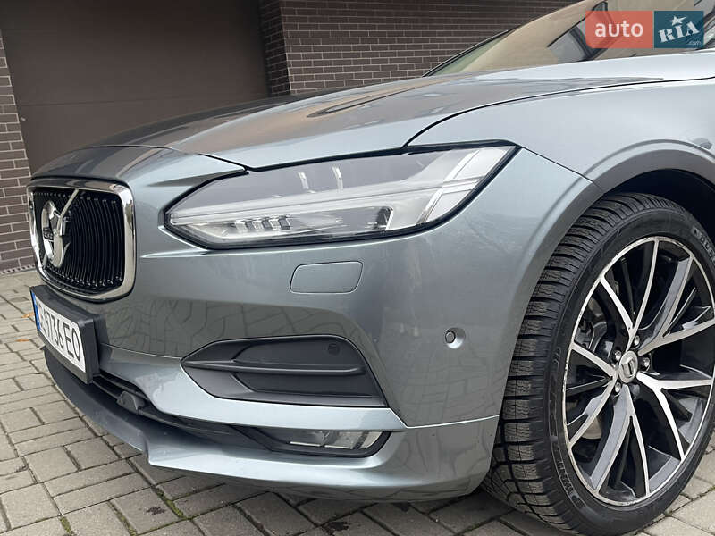 Седан Volvo S90 2017 в Чернівцях
