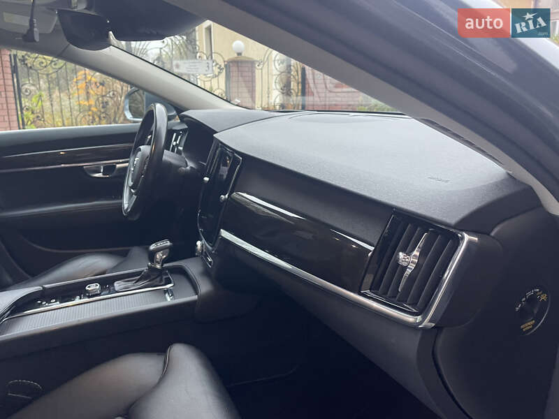 Седан Volvo S90 2017 в Чернівцях
