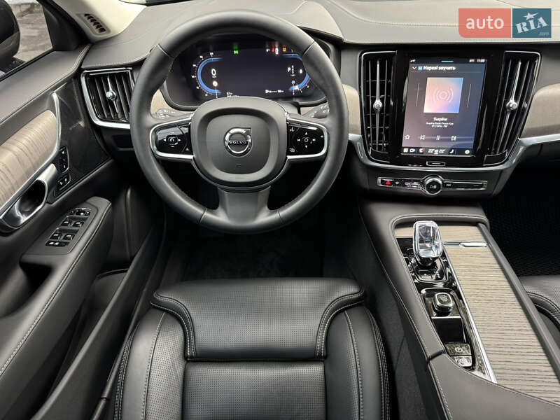 Седан Volvo S90 2023 в Києві