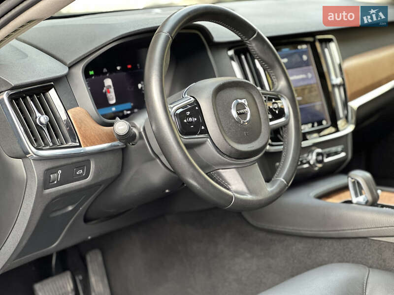 Седан Volvo S90 2021 в Києві