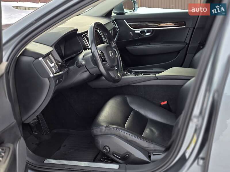 Седан Volvo S90 2017 в Черновцах