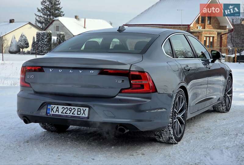 Седан Volvo S90 2017 в Черновцах