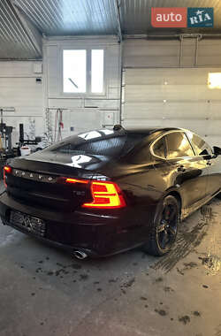 Седан Volvo S90 2017 в Жовкві