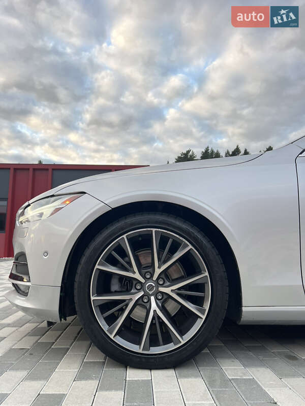 Седан Volvo S90 2018 в Львове