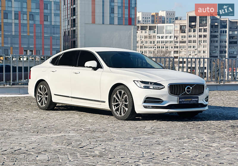 Volvo S90 2019