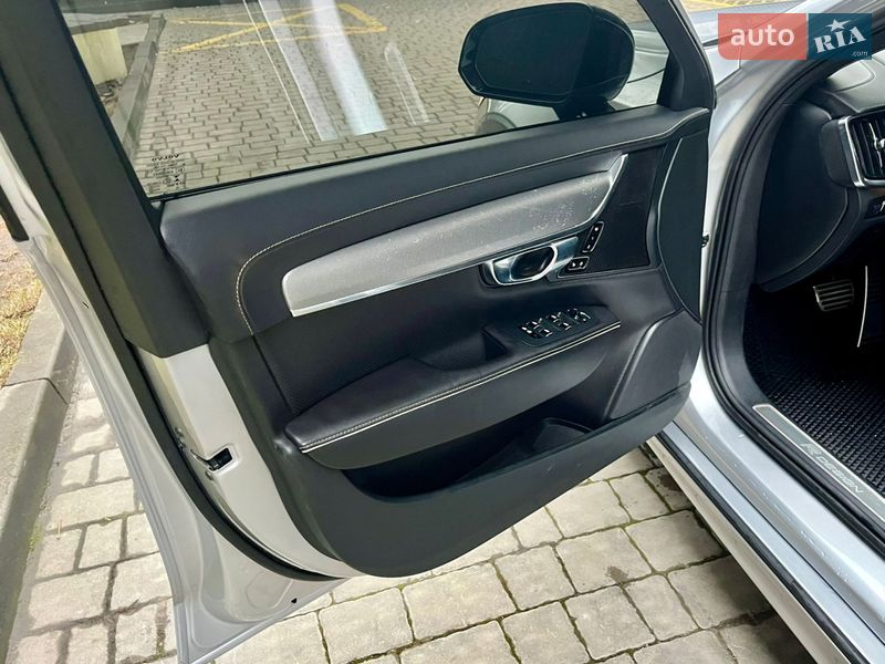 Седан Volvo S90 2020 в Ивано-Франковске