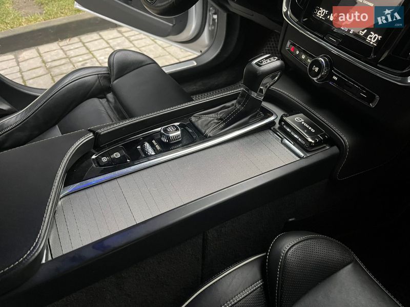 Седан Volvo S90 2020 в Ивано-Франковске