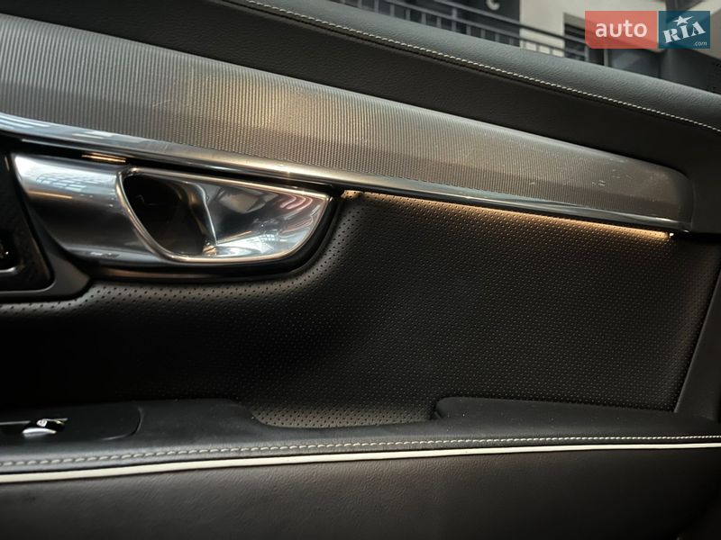 Седан Volvo S90 2020 в Ивано-Франковске