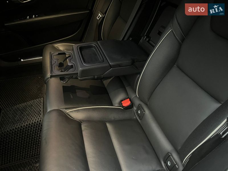 Седан Volvo S90 2020 в Ивано-Франковске