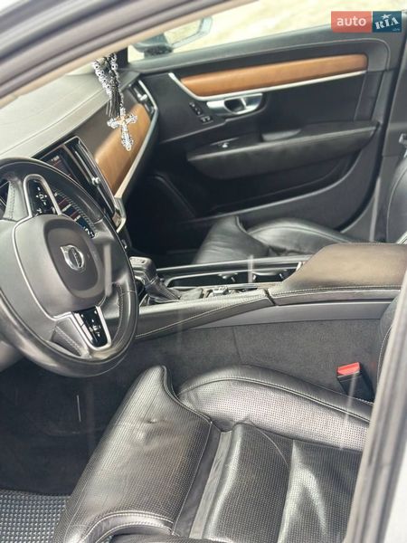 Седан Volvo S90 2017 в Ивано-Франковске