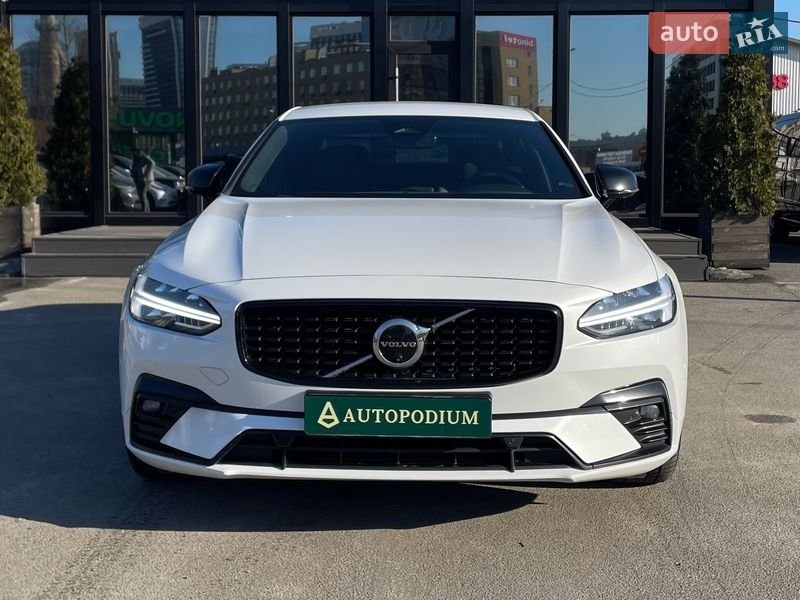 Седан Volvo S90 2021 в Киеве