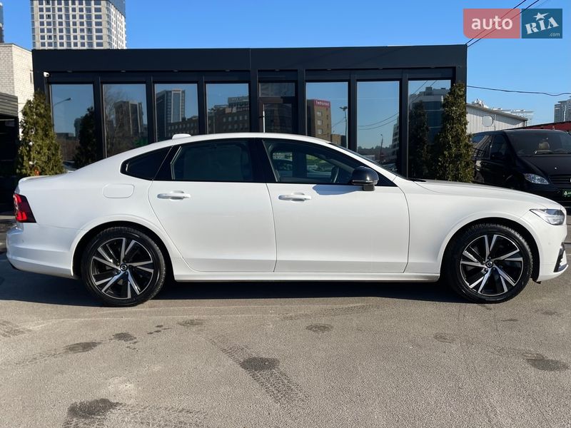 Седан Volvo S90 2021 в Киеве