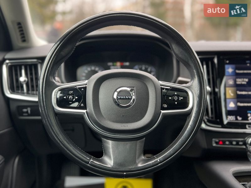 Седан Volvo S90 2017 в Львове