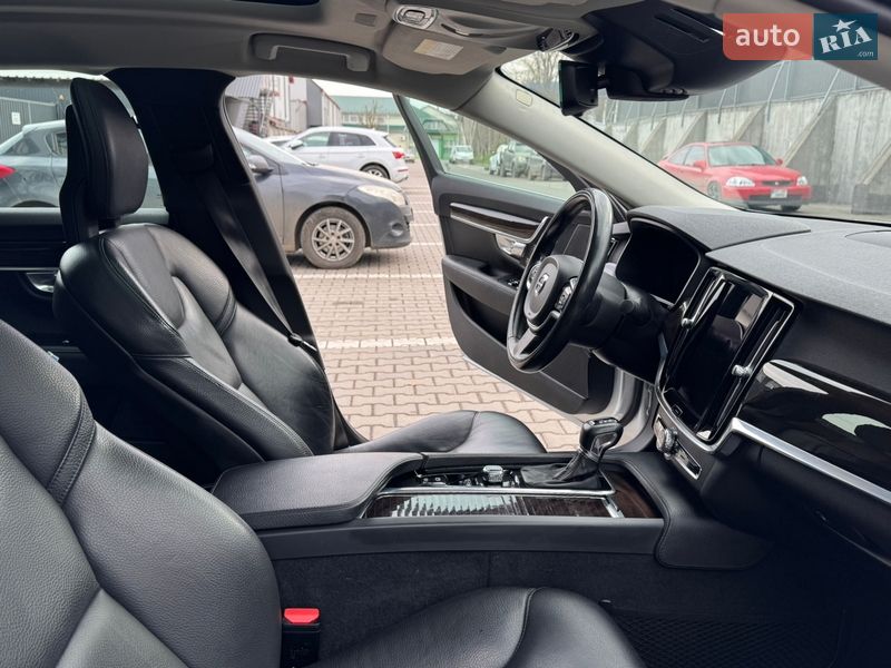 Седан Volvo S90 2017 в Ивано-Франковске