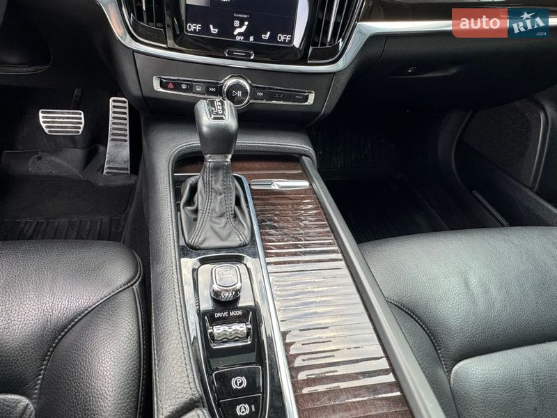 Седан Volvo S90 2017 в Ивано-Франковске