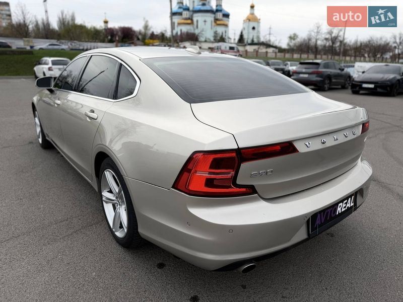 Седан Volvo S90 2017 в Кривом Роге