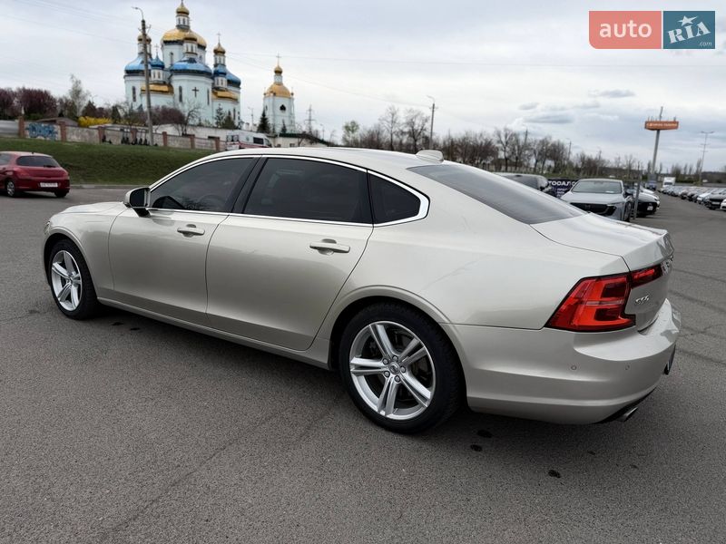 Седан Volvo S90 2017 в Кривом Роге