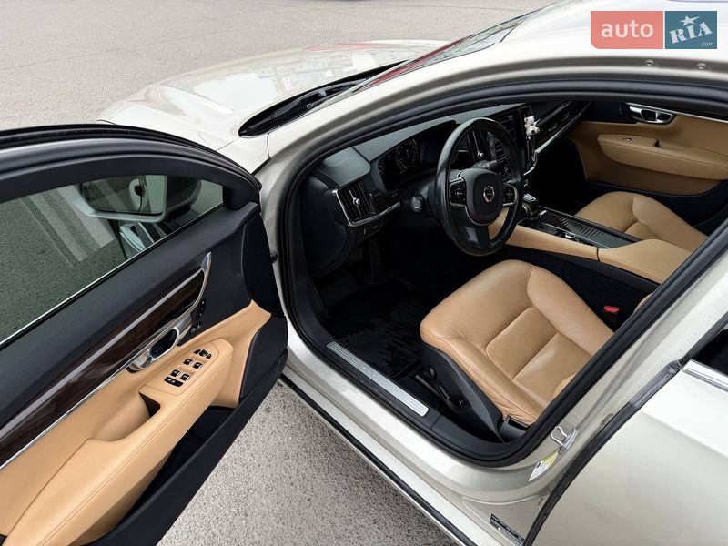 Седан Volvo S90 2017 в Кривом Роге