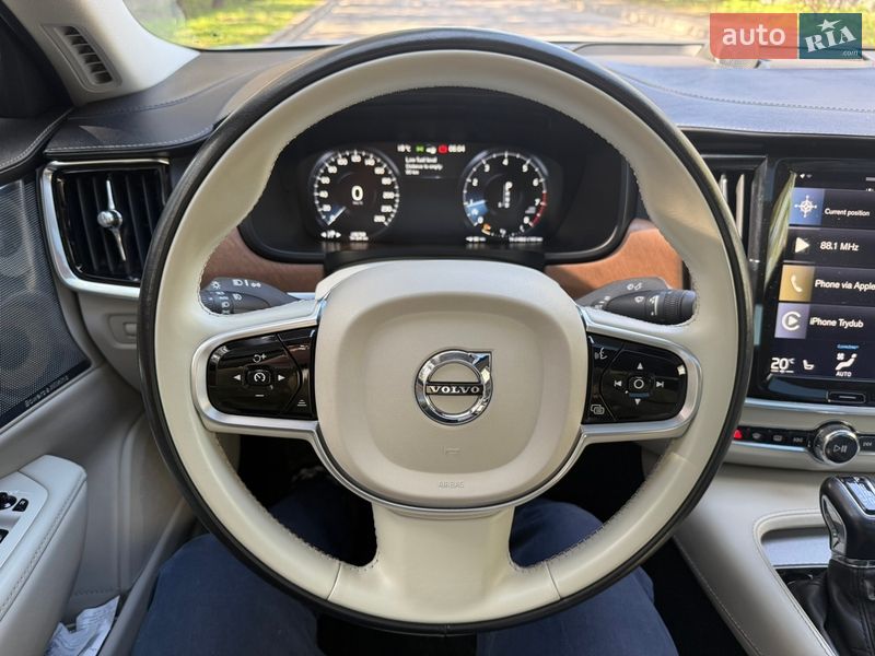 Седан Volvo S90 2016 в Дніпрі