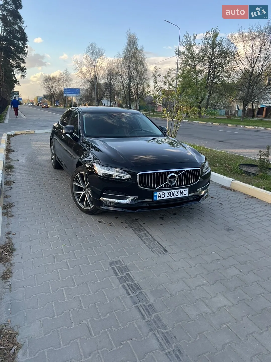 Volvo S90 2016 VIN YV1102AK3H1011591 фото оголошення 2 з 16