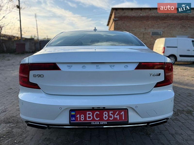 Седан Volvo S90 2017 в Ровно
