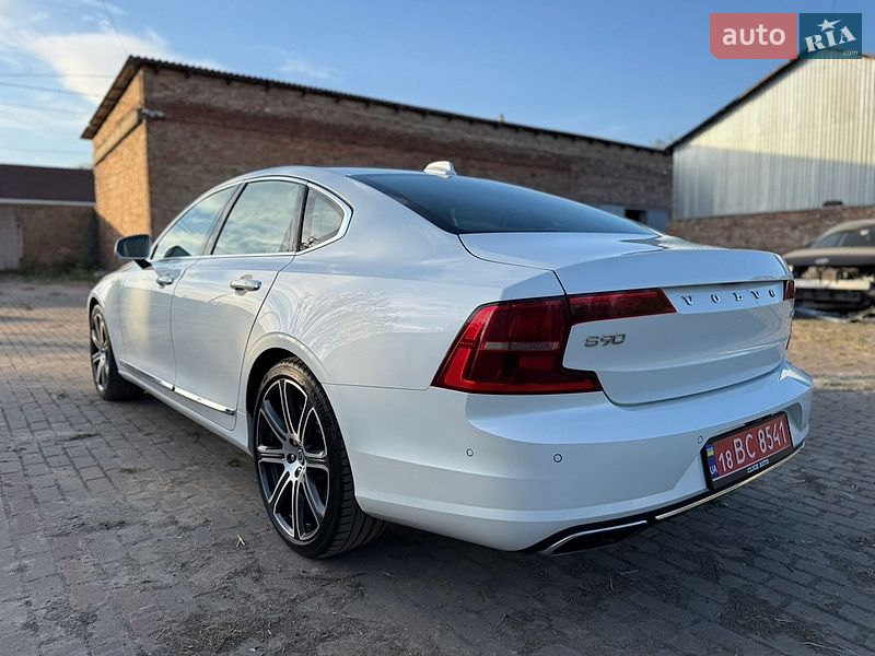 Седан Volvo S90 2017 в Ровно