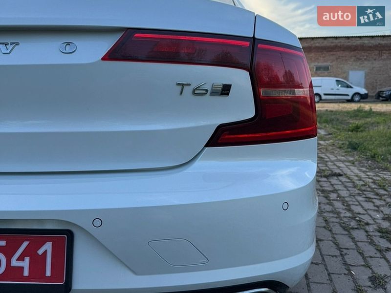 Седан Volvo S90 2017 в Ровно