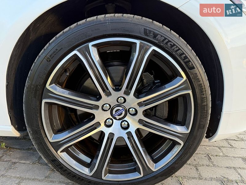 Седан Volvo S90 2017 в Ровно