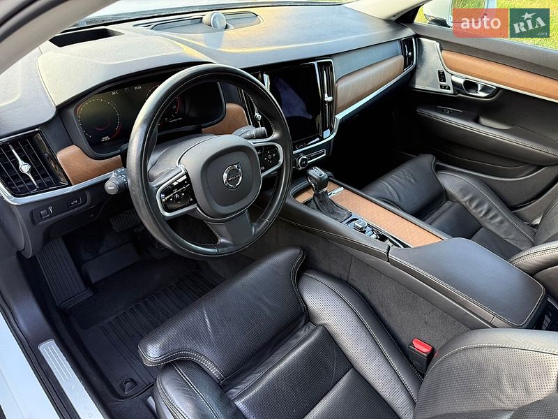 Седан Volvo S90 2017 в Ровно