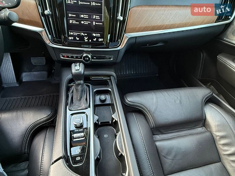 Седан Volvo S90 2017 в Ровно