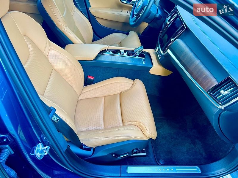 Седан Volvo S90 2022 в Киеве