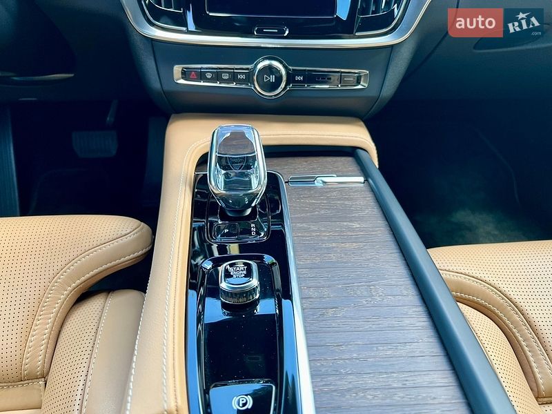 Седан Volvo S90 2022 в Киеве