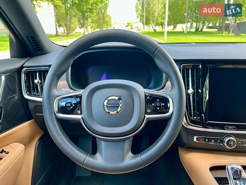 Седан Volvo S90 2022 в Киеве