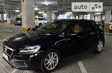 Хэтчбек Volvo V40 Cross Country 2016 в 