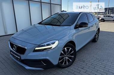 Хэтчбек Volvo V40 Cross Country 2019 в Киеве