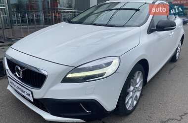 Хэтчбек Volvo V40 Cross Country 2017 в Киеве