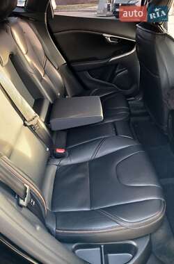 Хэтчбек Volvo V40 Cross Country 2018 в 
