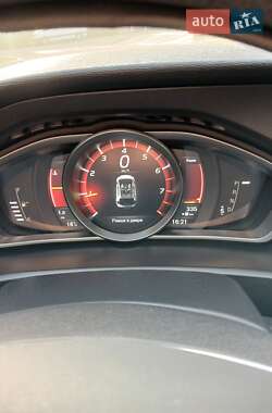 Хэтчбек Volvo V40 Cross Country 2018 в 