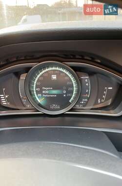 Хэтчбек Volvo V40 Cross Country 2018 в 