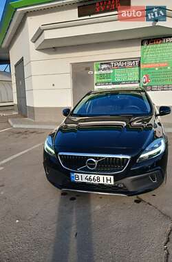 Хэтчбек Volvo V40 Cross Country 2018 в 