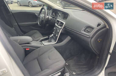 Хэтчбек Volvo V40 Cross Country 2015 в 