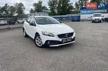 Хэтчбек Volvo V40 Cross Country 2015 в 
