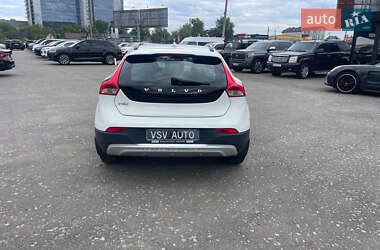 Хэтчбек Volvo V40 Cross Country 2015 в 