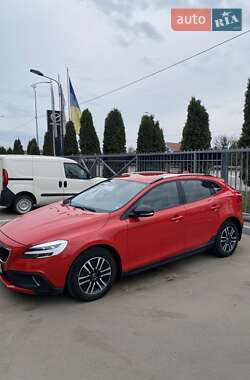 Хэтчбек Volvo V40 Cross Country 2017 в 